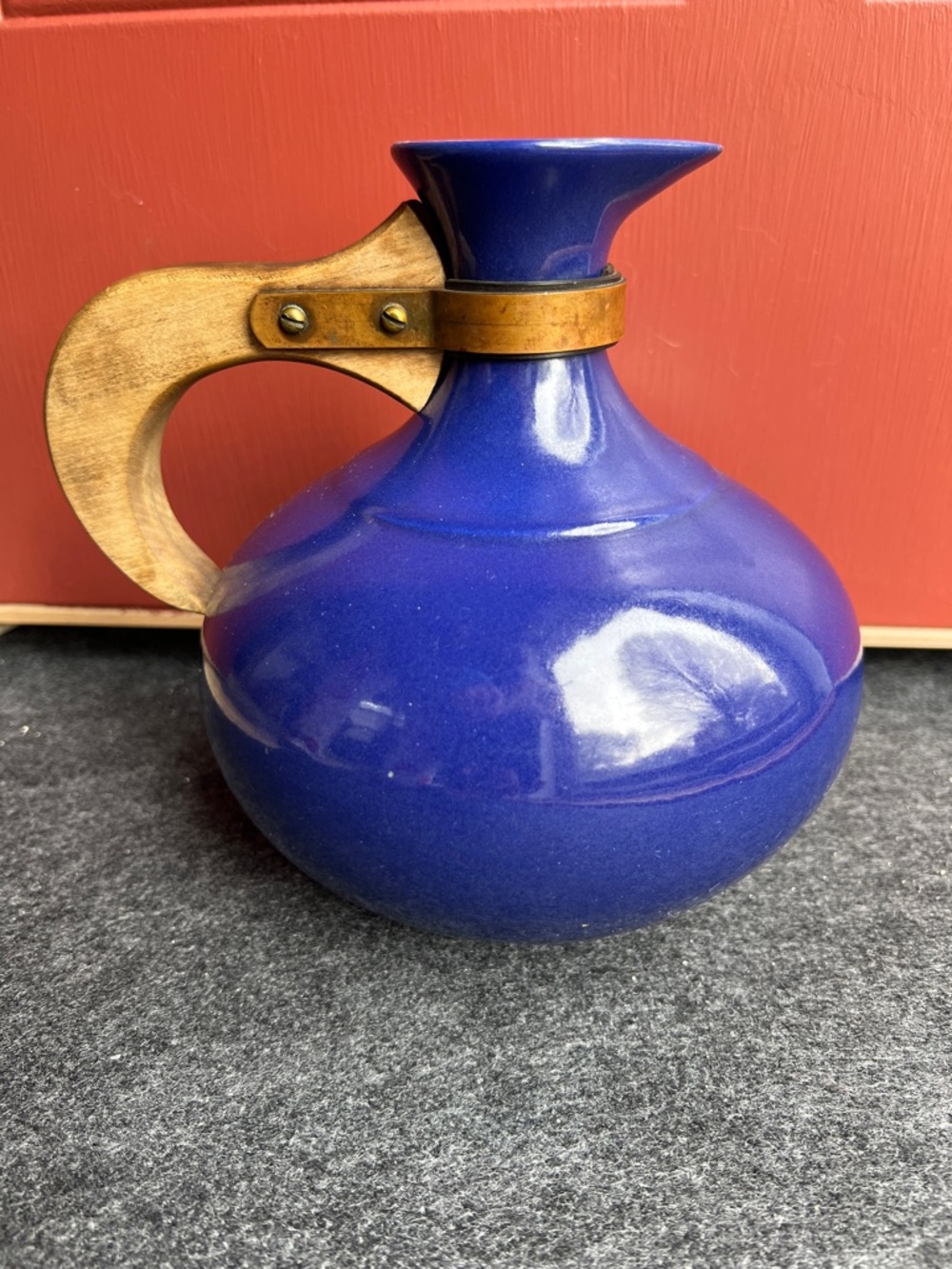 💙 Red Wing Pottery 565 Cobalt Blue Vintage Carafe Gypsy Trail MCM Wooden Handle